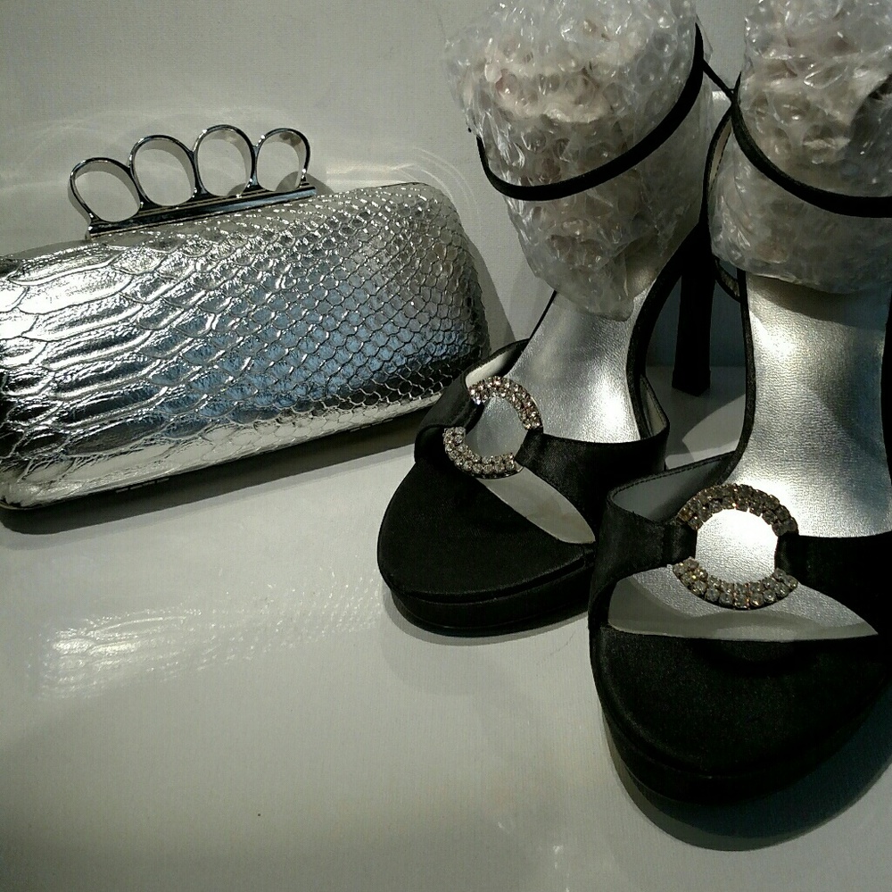 Expression NYC. Clutch